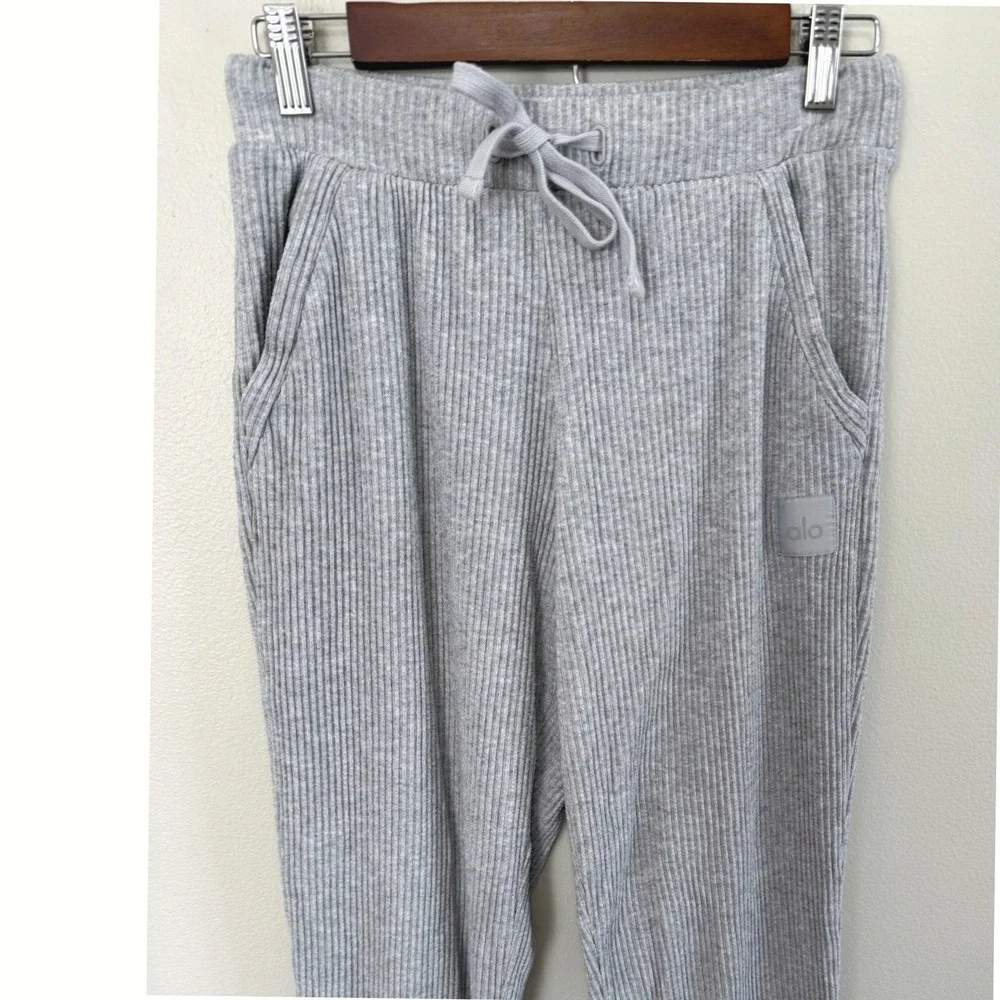 Alo Yoga Muse Sweatpants Women's Size S Heather Grey Ribbed Knit Joggers‎ W5784R